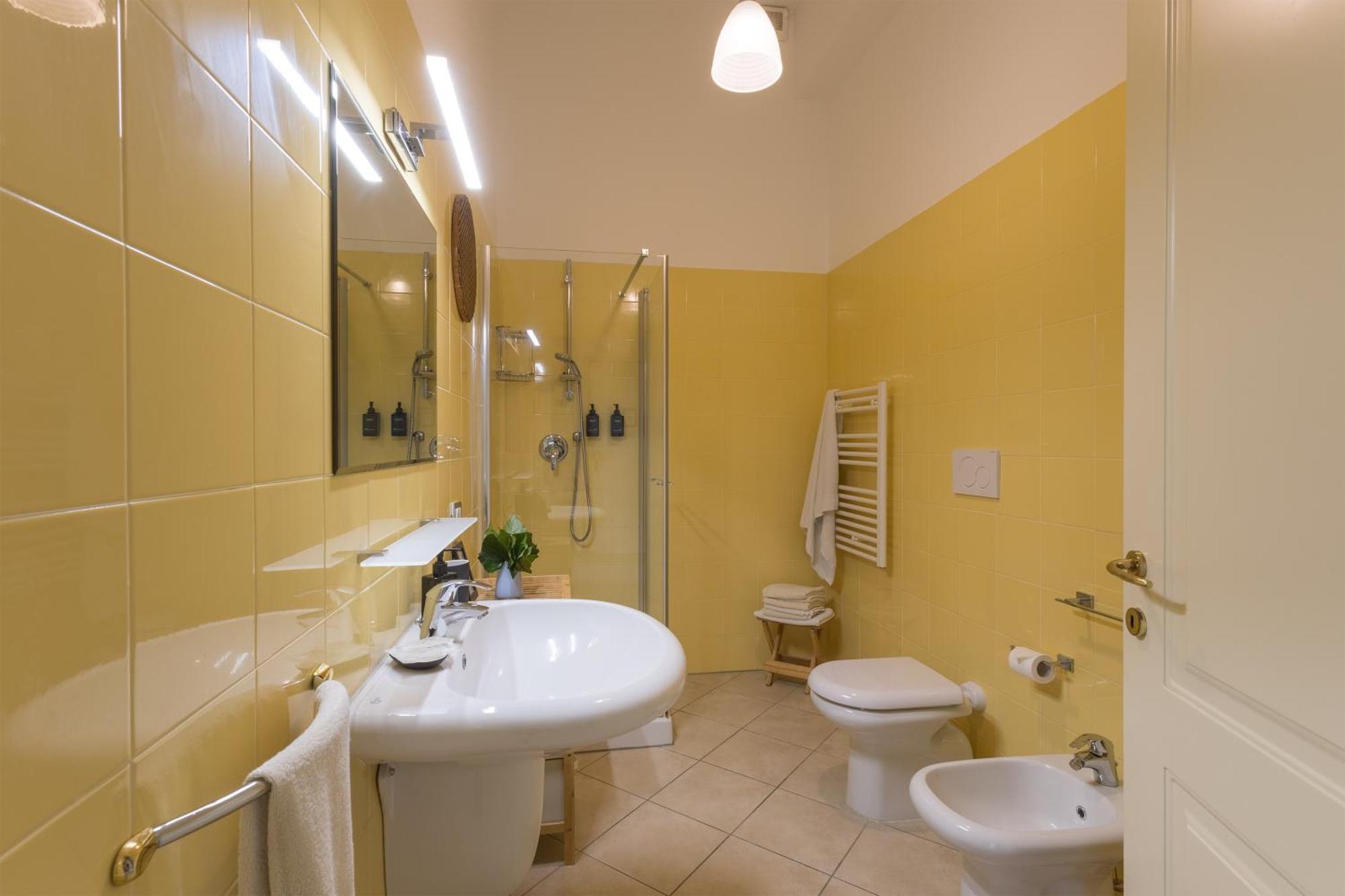 ליבורנו Near The Port-Elegante Appartamento Con Vista Sui Canali מראה חיצוני תמונה